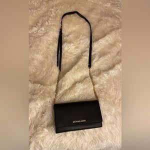 MK CROSS BODY BLACK